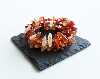 Orange agate and gold coloured bead bracelet, gemstone bracelet, memory wire boho bracelet for women, made in the UK