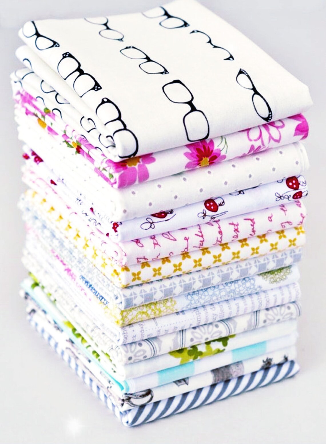 LOW VOLUME Scrap Fabric Bundle Fabric Scraps Quilting Scrap Etsy