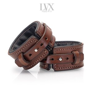 Schlanke Schnellverschluss BDSM Manschetten | Gepolsterte Leder Bondage Fesseln | Handschellen DDlg FemDom Sklave Submissive BDSM-Gear bdsm-Spielzeug | LVX Versorgung