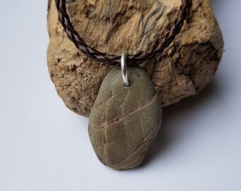 Leather stone necklace ~ brown stone pebble pendant ~ pink/peach rings ~ 18/20" brown leather braided plait ~ jewellery ~ jewelry ~ gift