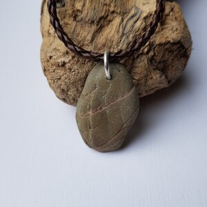 Leather stone necklace ~ brown stone pebble pendant ~ pink/peach rings ~ 18/20&quot; brown leather braided plait ~ jewellery ~ jewelry ~ gift