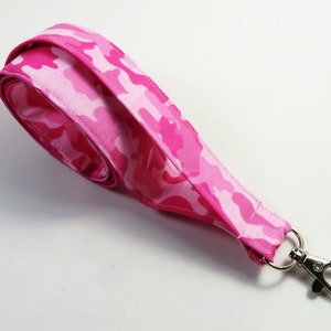 CAMOUFLAGE stof lanyard, stof badge houder, roze lanyard, roze camouflage badge houder, stof ID-kaarthouder