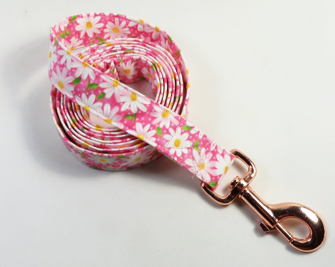 DAISIES Fabric Dog Leash, Dog Leashes, Fabric Leashes, Pink Daisy Dog