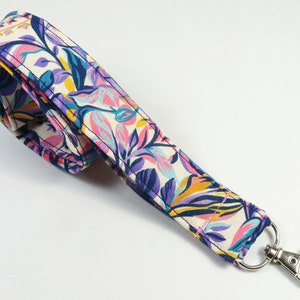LILA Stoff Lanyard, lila Blumen Schlüsselband, lila Badge Halter, schöne Blumen Lanyard
