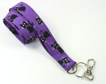 Cordón de tela con diseño de gato, porta credencial de tela, cordón negro con diseño de gato, cordón negro y morado, porta credencial con diseño de gato