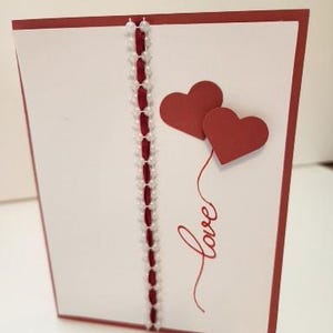Tarjeta romántica de San Valentín hecha a mano con diseño de corazón emergente