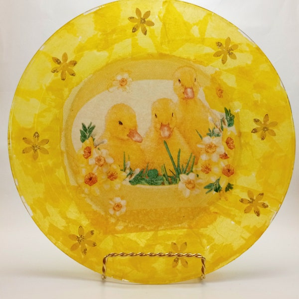 Yellow Spring Duckling Decorative Plate, Handcrafted Decoupaged Glass Plate, Baby Ducks Spring Decor, Easter Season, Mothers Day Gift
