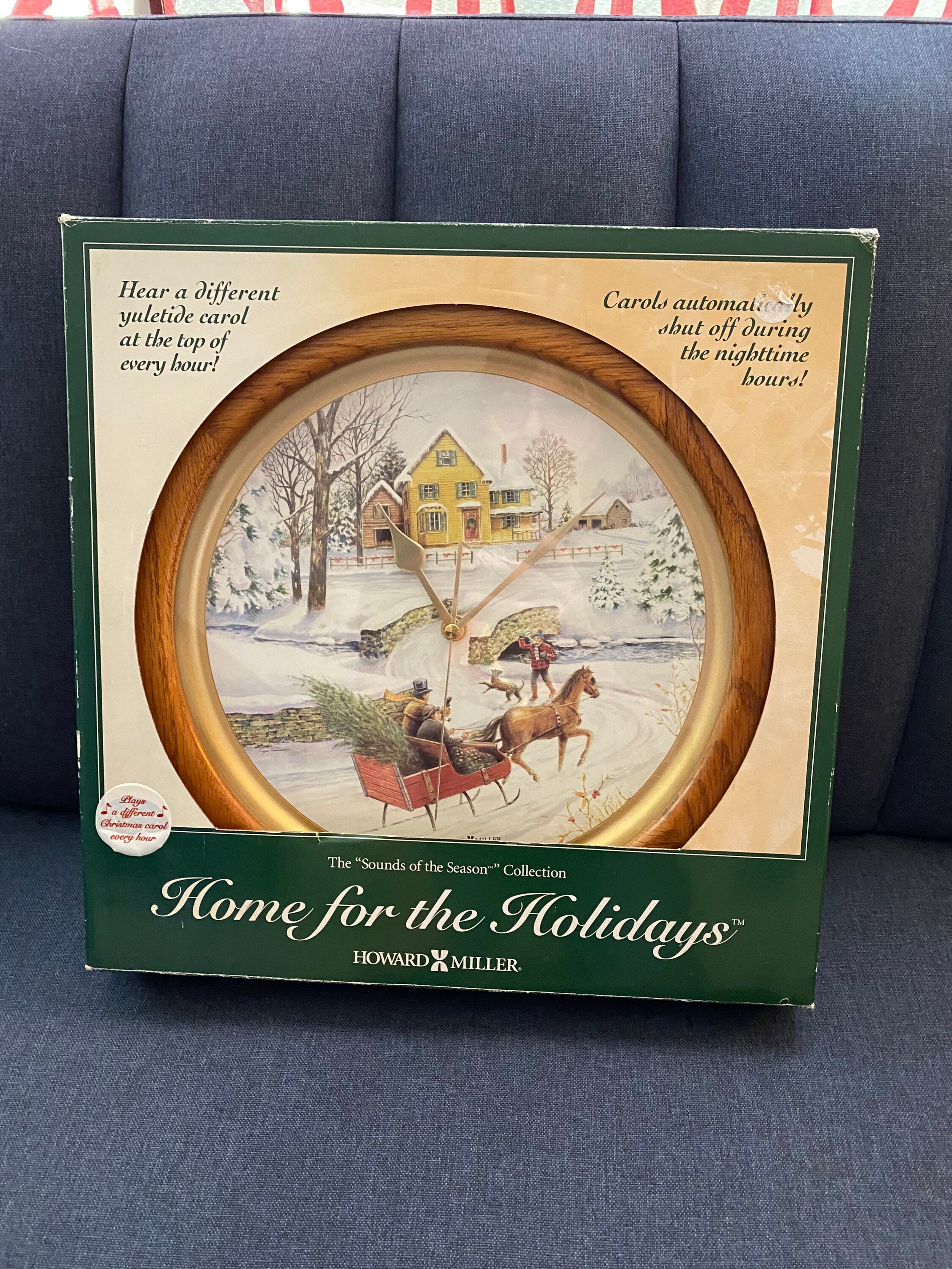 Beautiful Vintage Howard Miller Christmas Clock Etsy