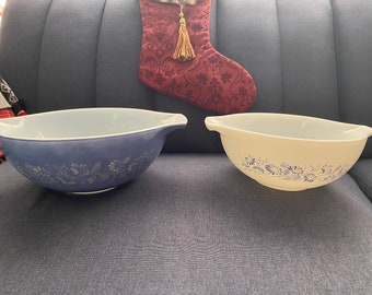 2 vintage Colonial mist Cinderella Pyrex bowls