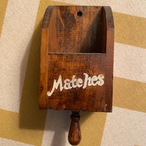 Vintage tiny wooden hanging matchstick holder (jk)