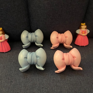 6 pink and blue Princess drawer pulls/knobs (B)