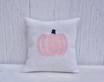 Organic pink pumpkin pillow cover. Farmhouse cushion. Burlap pillow with hand stitched cashmere pumpkin. Pumpkin decor. Fall decor. 14x14