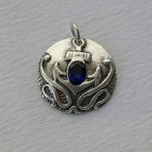 Handgemaakte Fine Silver & Sapphire Pendant met nautisch thema met anker en oceaan golven