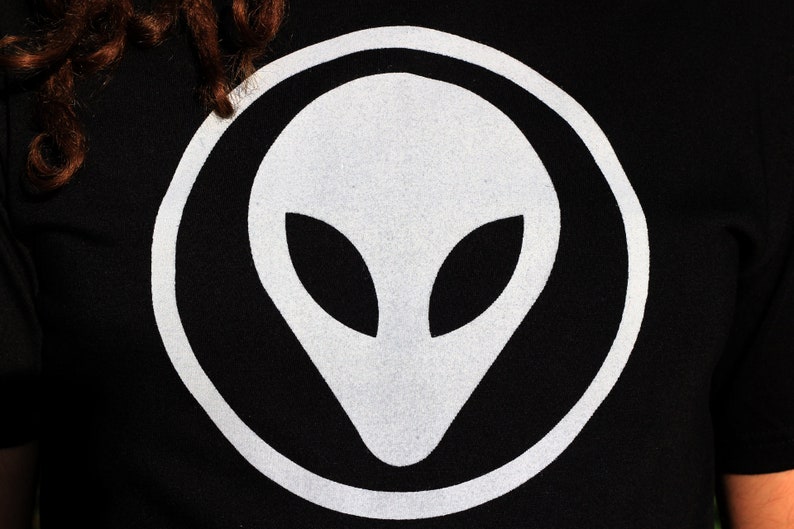 The Grey - Alien T-shirt - Etsy Canada