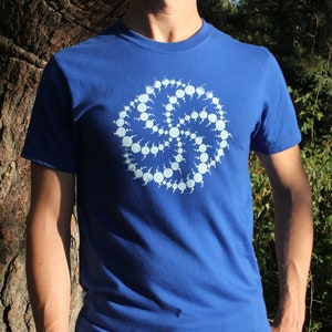 Triskelion - Crop Circle T-Shirt