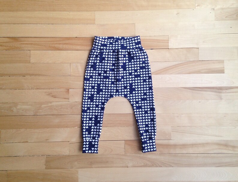 Narrow triangle harem pants