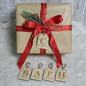 Personalised santa sacks, Christmas stocking, Christmas sacks, wooden name tag & Initial, Christmas eve gift bag, add name large letter bild 4