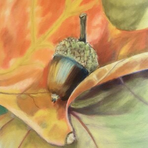 Ghianda su foglia autunnale Dipinto originale a pastello morbido su carta vellutata Colori caldi autunnali Opera d'arte naturalistica unica nel suo genere Dipinto a pastello di nocciola