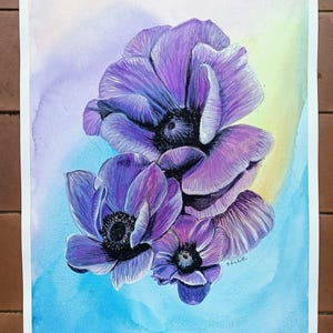 Dipinto originale a guazzo di anemoni viola su carta con sfondo pastello, tecnica mista floreale, dipinto di anemoni unico nel suo genere