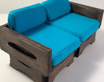 Sofá de dos plazas para casa de muñecas moderna de mediados de siglo - Escala 1:12, sofá miniatura hecho a mano