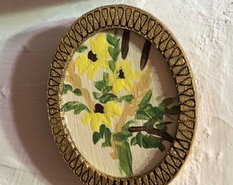 Hand painted floral plaque. 1:12 scale dollhouse miniature wall art. Daisy bouquet with wheat and cat tails. Framed 1.5” oval