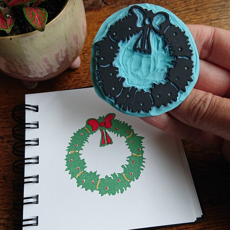 For gift wrapping and Christmas cards. Christmas wreath decoration stamp 2.3 inches Free worldwide shipping 6 by 6 cm