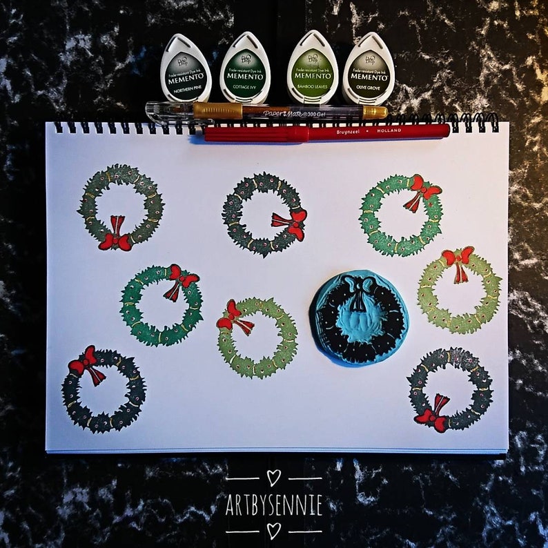 For gift wrapping and Christmas cards. Christmas wreath decoration stamp 2.3 inches Free worldwide shipping 6 by 6 cm