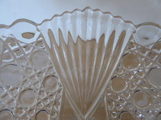 Vintage Français Cake Stand, Pressed Glass Server, Kitchenalia 0417018-121