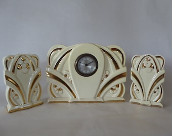 Vintage French Art Deco Mantle Clock with Conforming Vases Garniture 0619008-829  No free shipping to USA