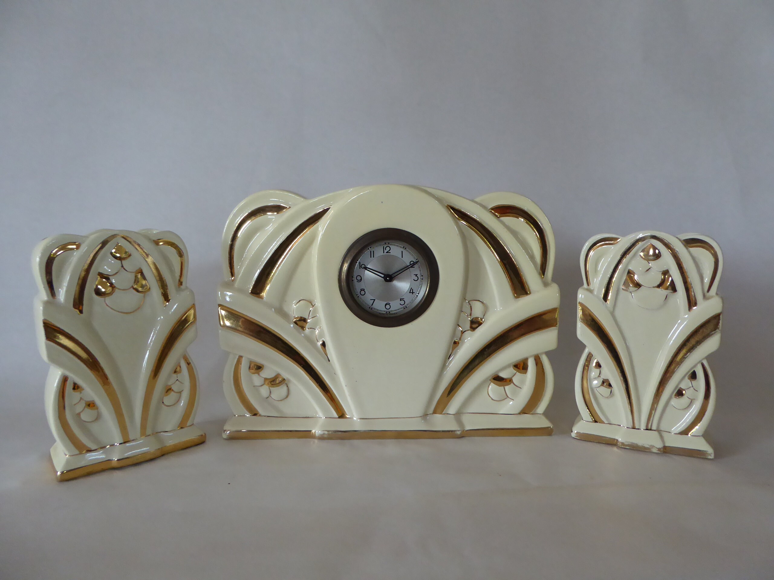 Vintage Français Horloge à Manteau Art Déco avec Vases Conformes Garniture 0619008-829