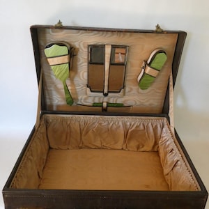 Vintage Mid Century Large English Leather Vanity Case 1024002-2900
