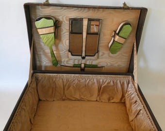 Vintage Mid Century Large English Leather Vanity Case 1024002-2900  No free shipping to USA