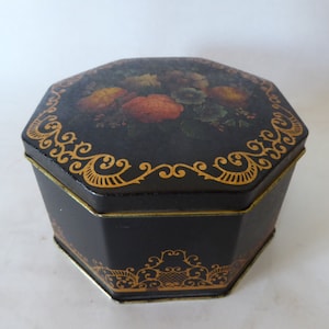 Vintage English Decorative Octagonal Tin with Lid 0520004-967  No free shipping to USA