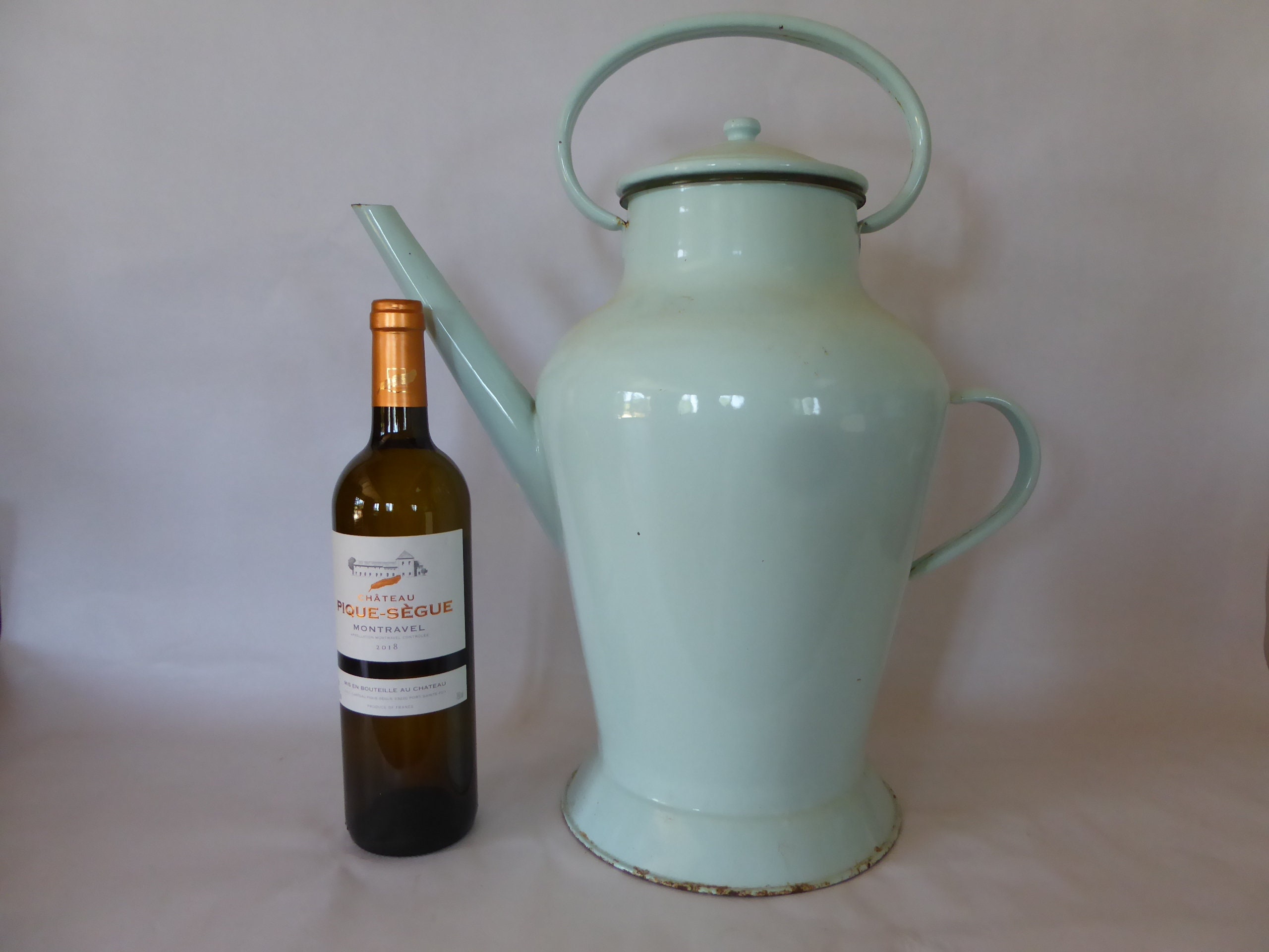 Vintage Français Grand Pichet en Émail Bleu Pâle avec Couvercle et Deux Poignées 0621014-1857