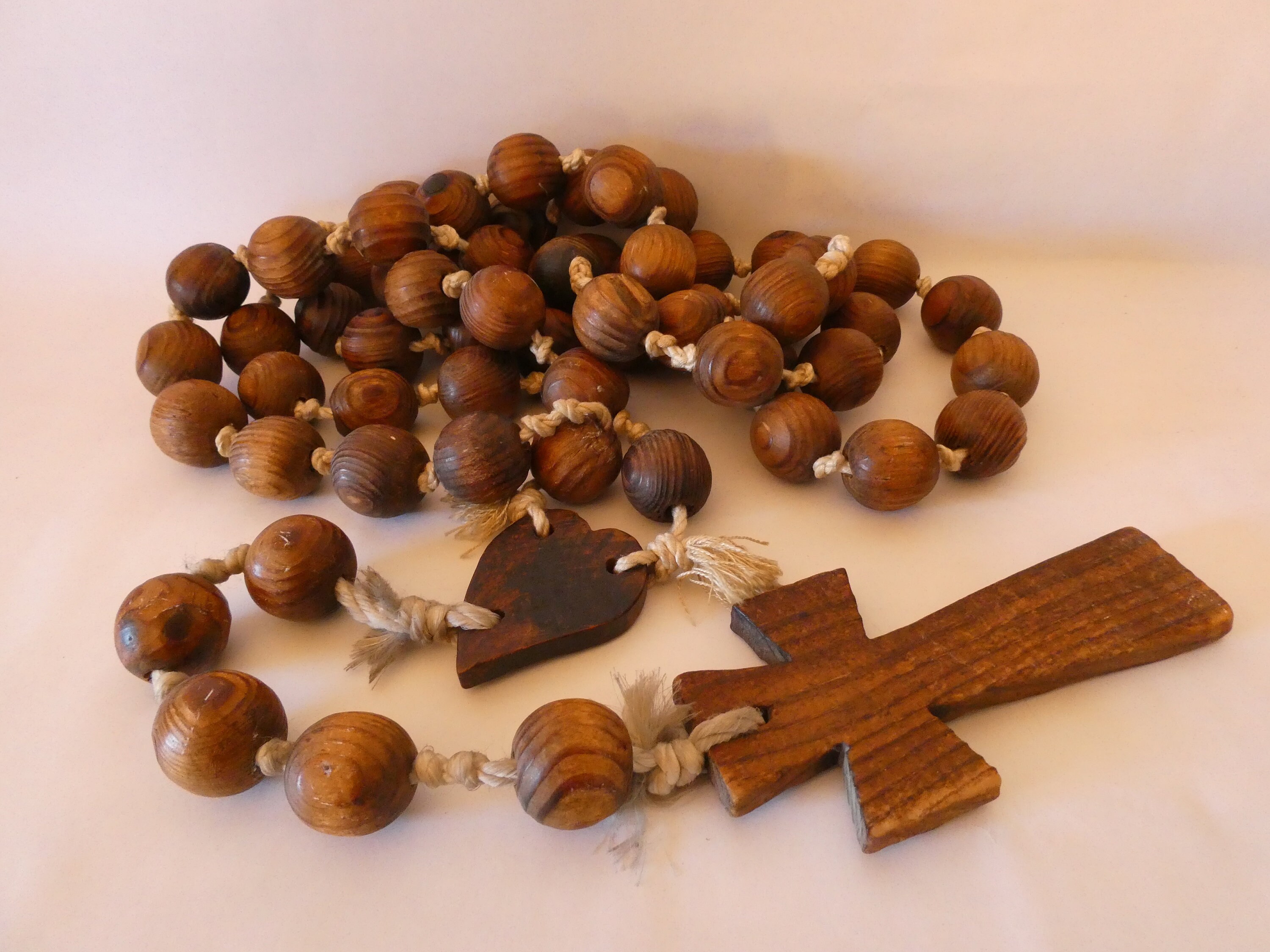 Rosaré Mural Vintage Français avec Boules en Bois et Croix 0122039-2165