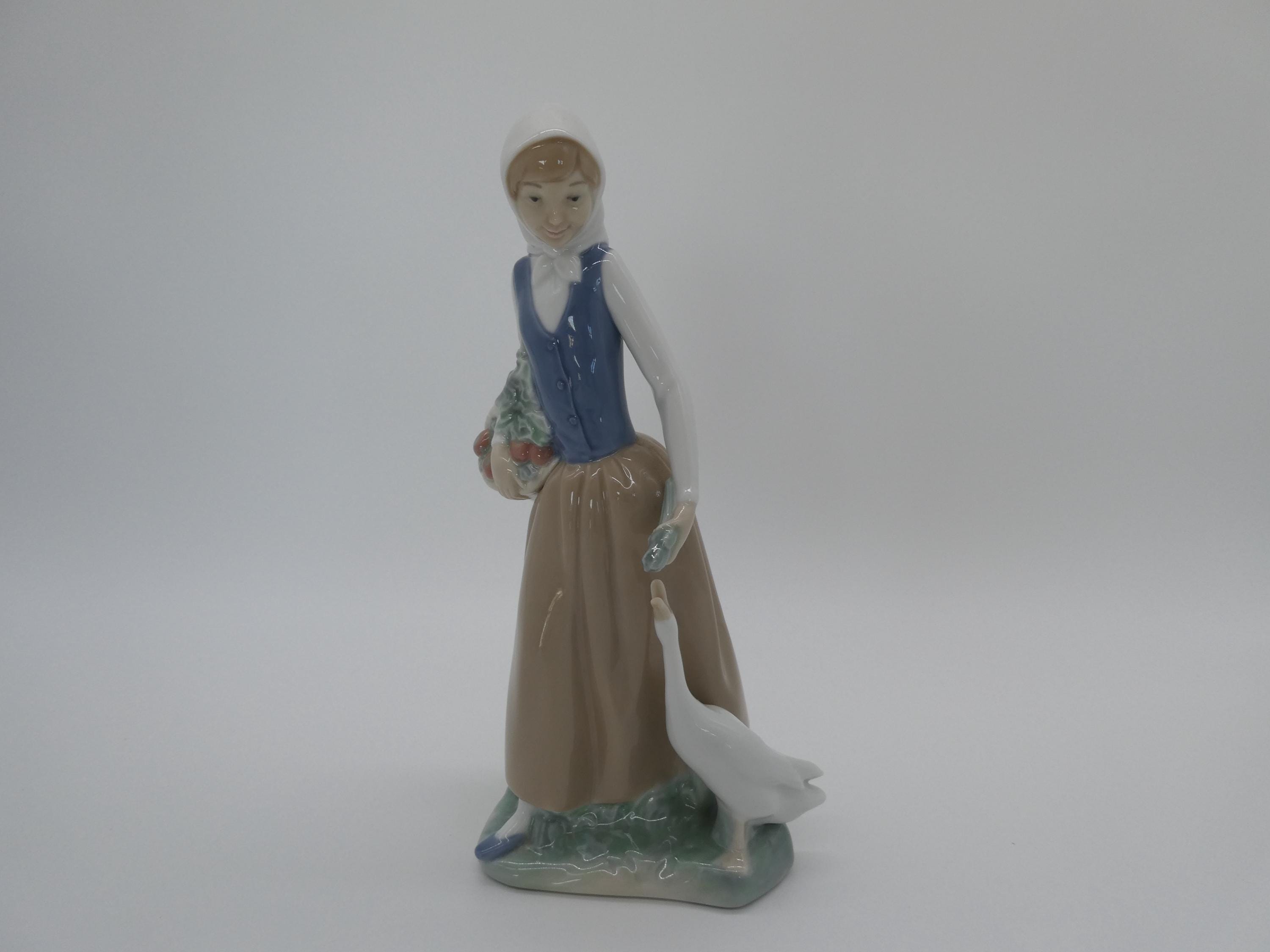 Vintage Spanish Nao Lladro Daisa Figurine Featuring Young Woman