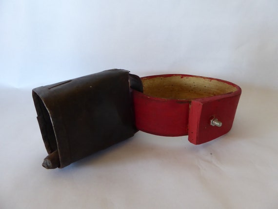 Vintage Pyrenean Goat Cow Bell with Bone Clanger on Painted Bentwood Collar 0721010-1929 Sheep