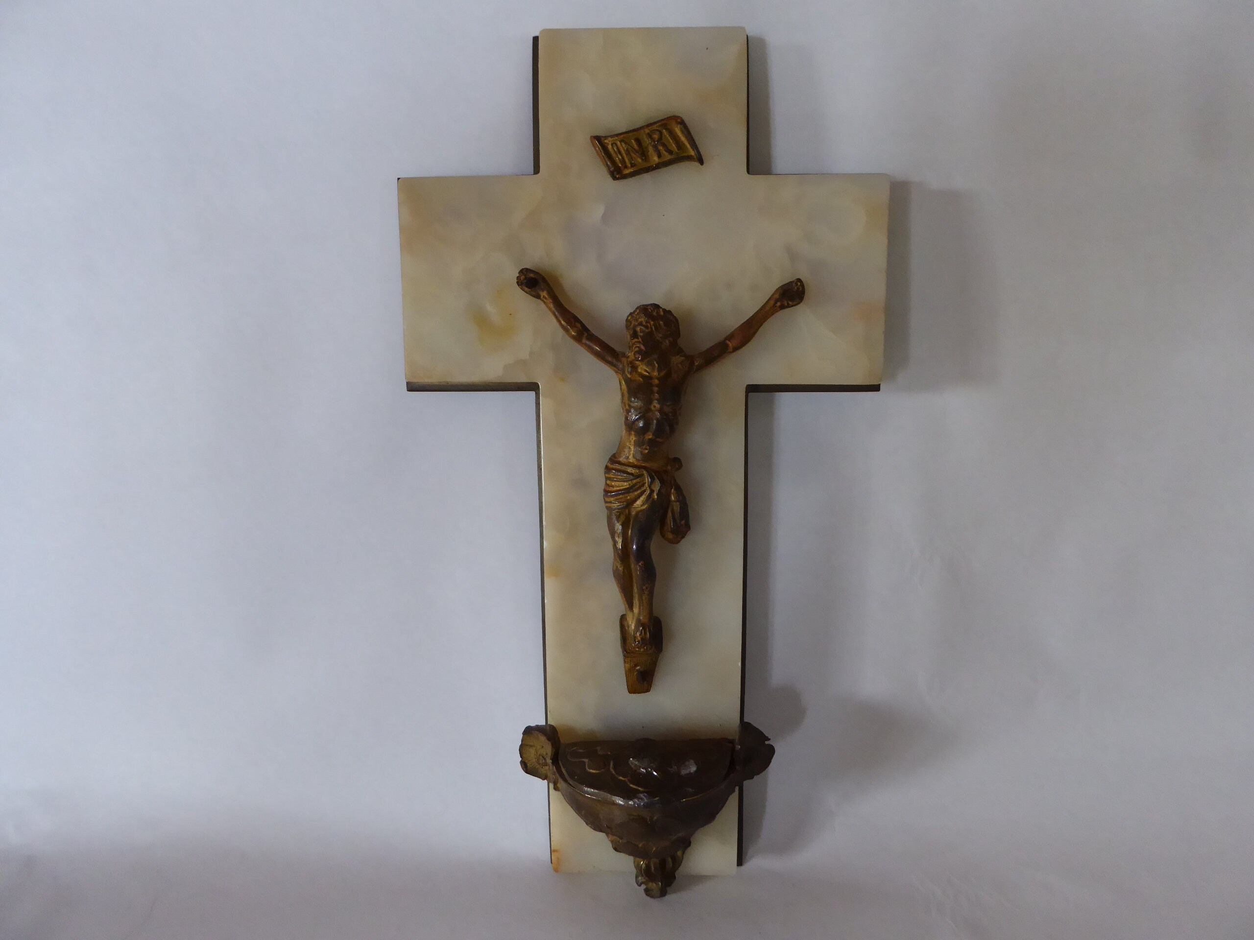Crucifix Français en Laiton Monté sur Un Benitier Marbre Blanc avec Support 0321016-1678