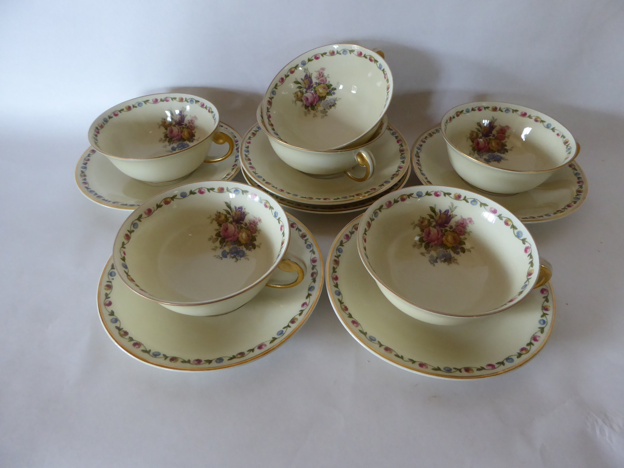 Ensemble de 6 Coupes et Soucoupes Français Porcelaine Vintage Raynaud Co Limoges 0521047-1833