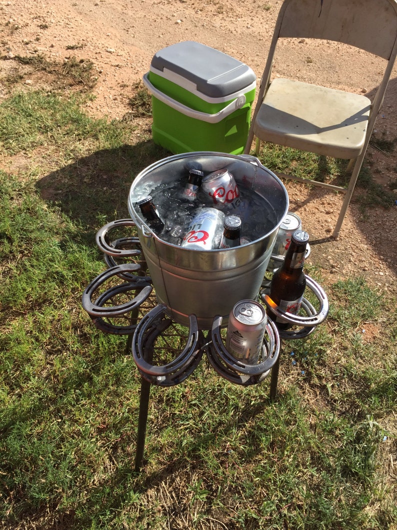 Horseshoe Drink Holder with Bucket image 3