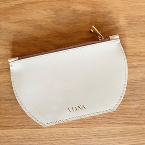 Pochette zippée personnalisée en cuir, petit portefeuille, pochette en cuir beige lisse, sac à main en cuir de vachette, petit sac à main, cadeau personnalisé pour elle