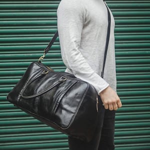 Traveller's Holdall Duffle Bag Black Gloss Leather image 1