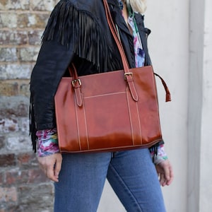 Leather Handbag Shoulder Bag In Matte Tan Brown