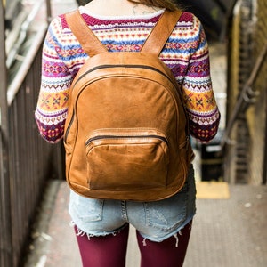 Leather Backpack In Tan Retro Style
