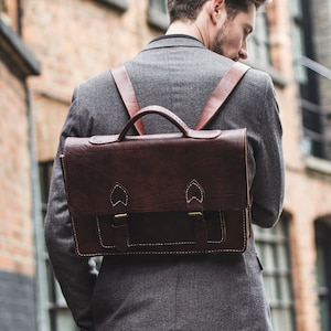 Sac à dos marocain en cuir marron foncé