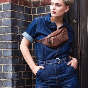 Bumbag Cross body Belt Bag In Stressed Brown Hunter Leather