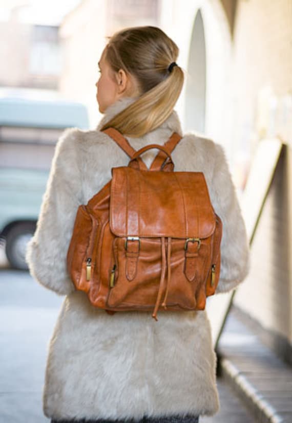 Tan Leather Retro Backpack Rucksack With Flap - Etsy display picture 1