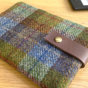 Kindle paperwhite cover in HARRIS TWEED with leather snap fastening, tablet sleeve in blue and green plaid