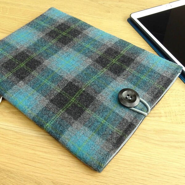 IPad Pro 10.5 or 11, Air sleeve, tablet cover, British wool tweed, pure wool plaid blue soft case