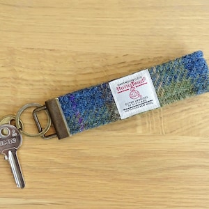 Schlüsselanhänger aus HARRIS TWEED, Schlüsselanhänger, Schlüsselanhänger, Geschenk für sie, Grün- und Blautöne kariert, in Geschenkbox